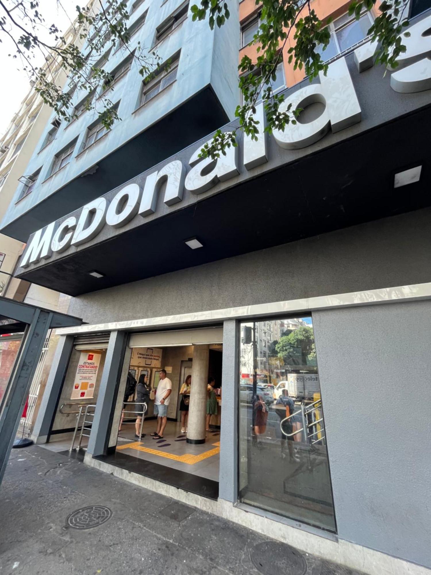 Apartamento Aparentemente Em Copacabana Bem Localizado Perto Da *
